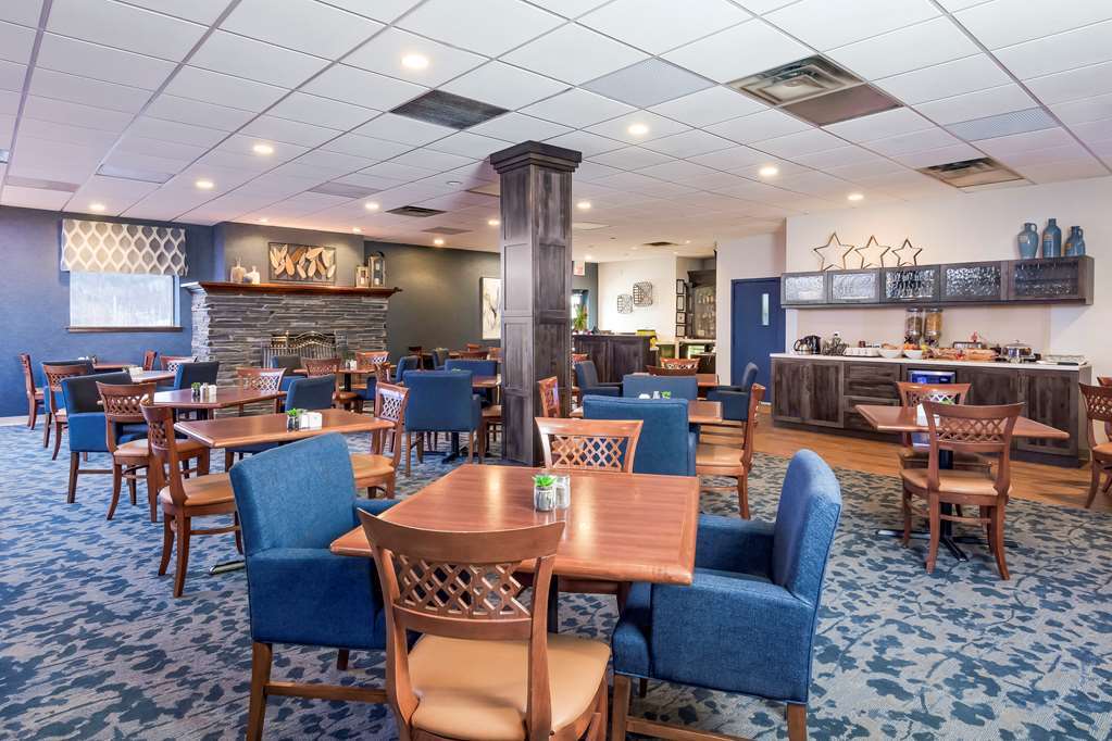 Quality Hotel Clarenville Restaurant photo